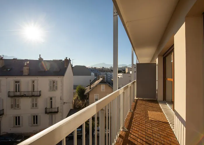 Apartament T2 Cosy - Garage Prive - Wifi